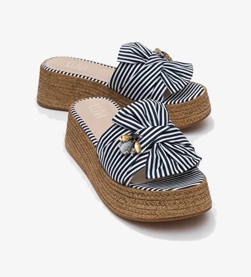 SHARA Lacivert Beyaz Çizgili Fiyonklu Arı Tokalı Dolgu Tabanlı Kadın Terlik - Görsel 1