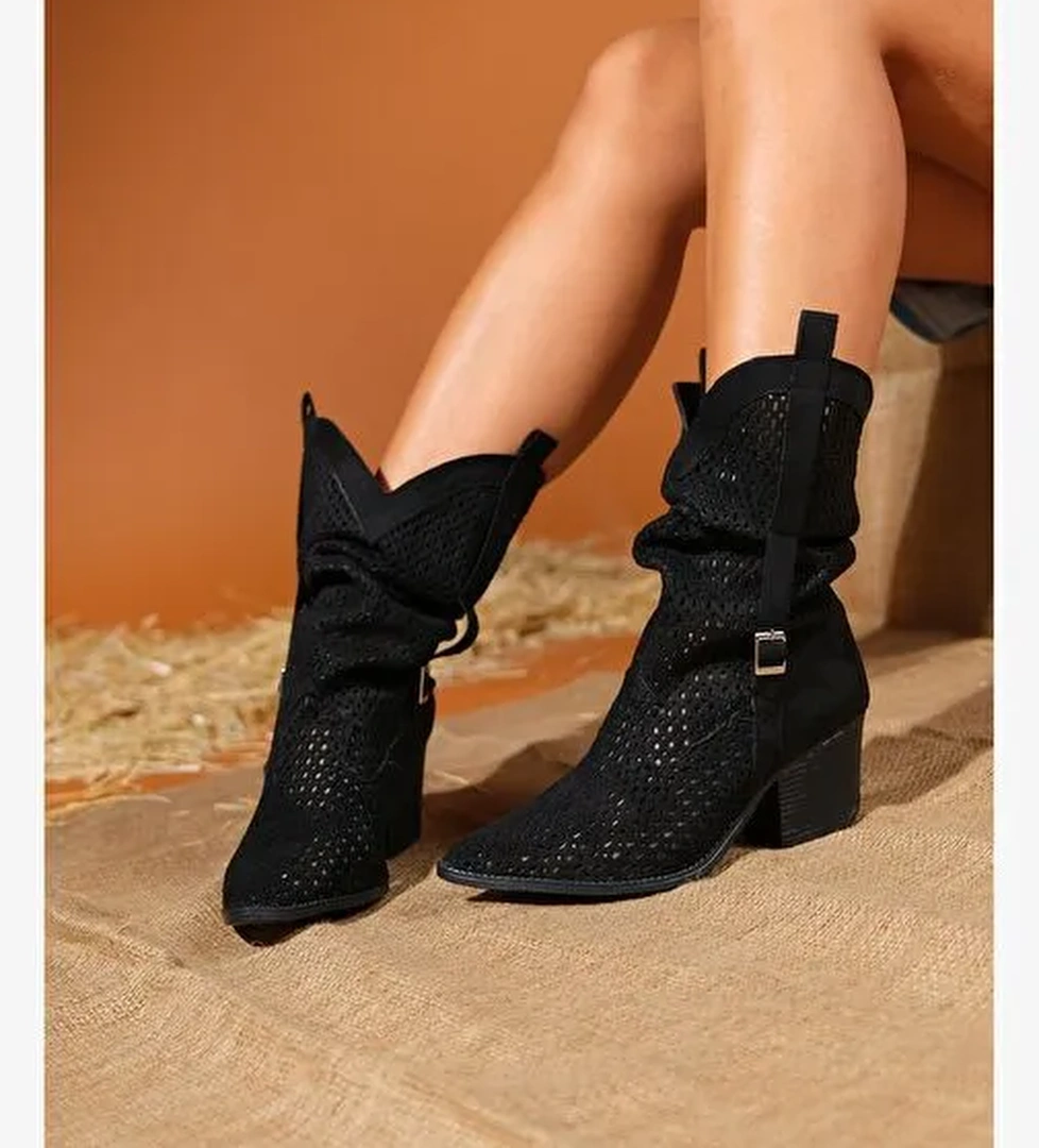 LARRY Siyah Körüklü Kadın Kalın Topuklu Yazlık Çizme - Görsel 1