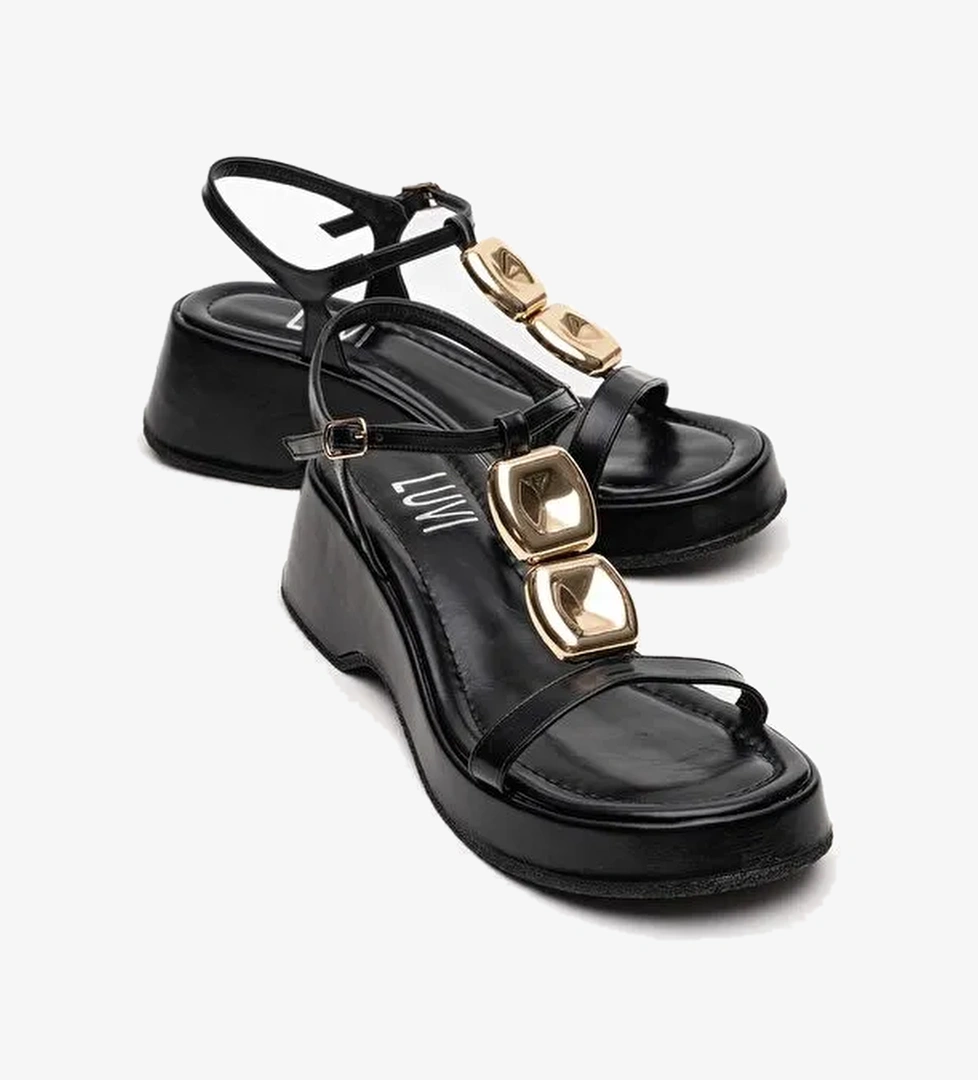 KERRY Siyah Gold Tokalı Dolgu Tabanlı Kadın Sandalet - Görsel 1