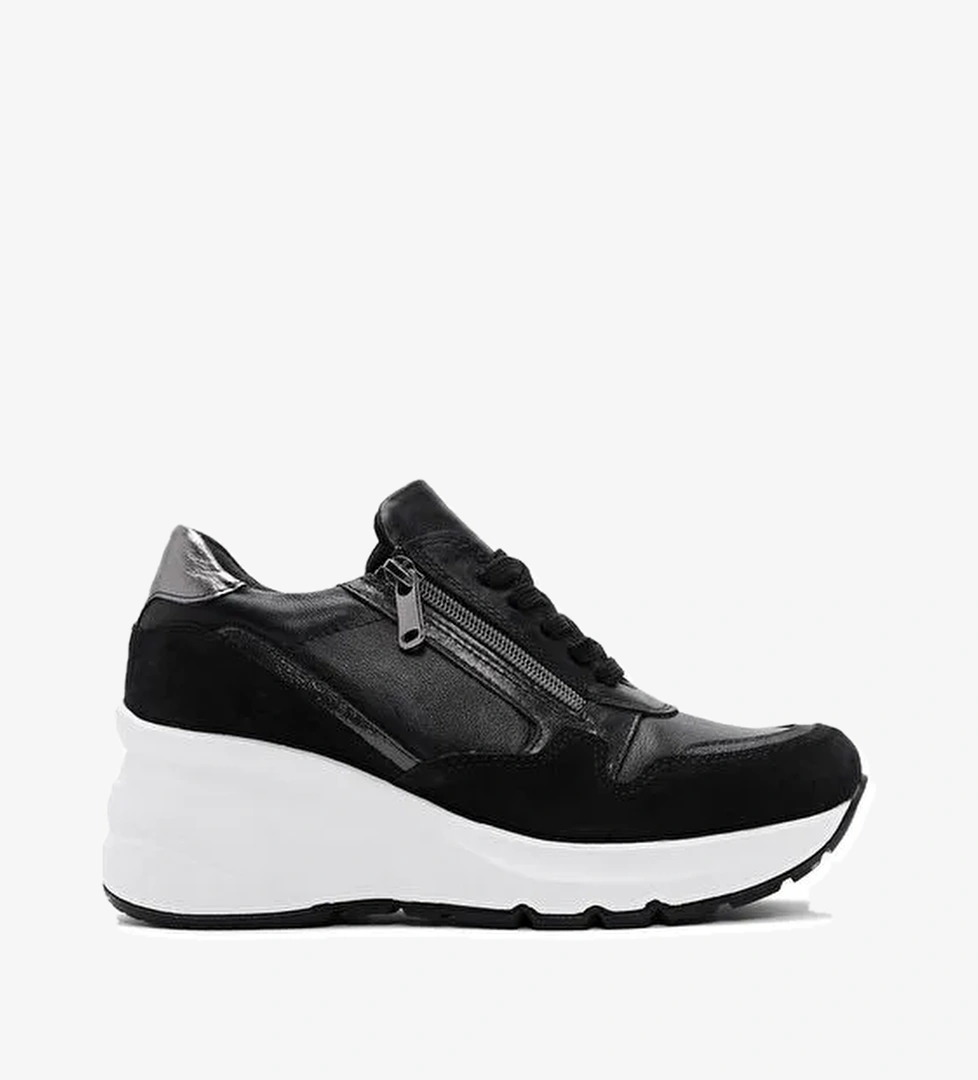 Kadın Siyah Bağcıklı Fermuar Detaylı Dolgu Topuklu Deri Sneaker 25AFD370514 - Görsel 1