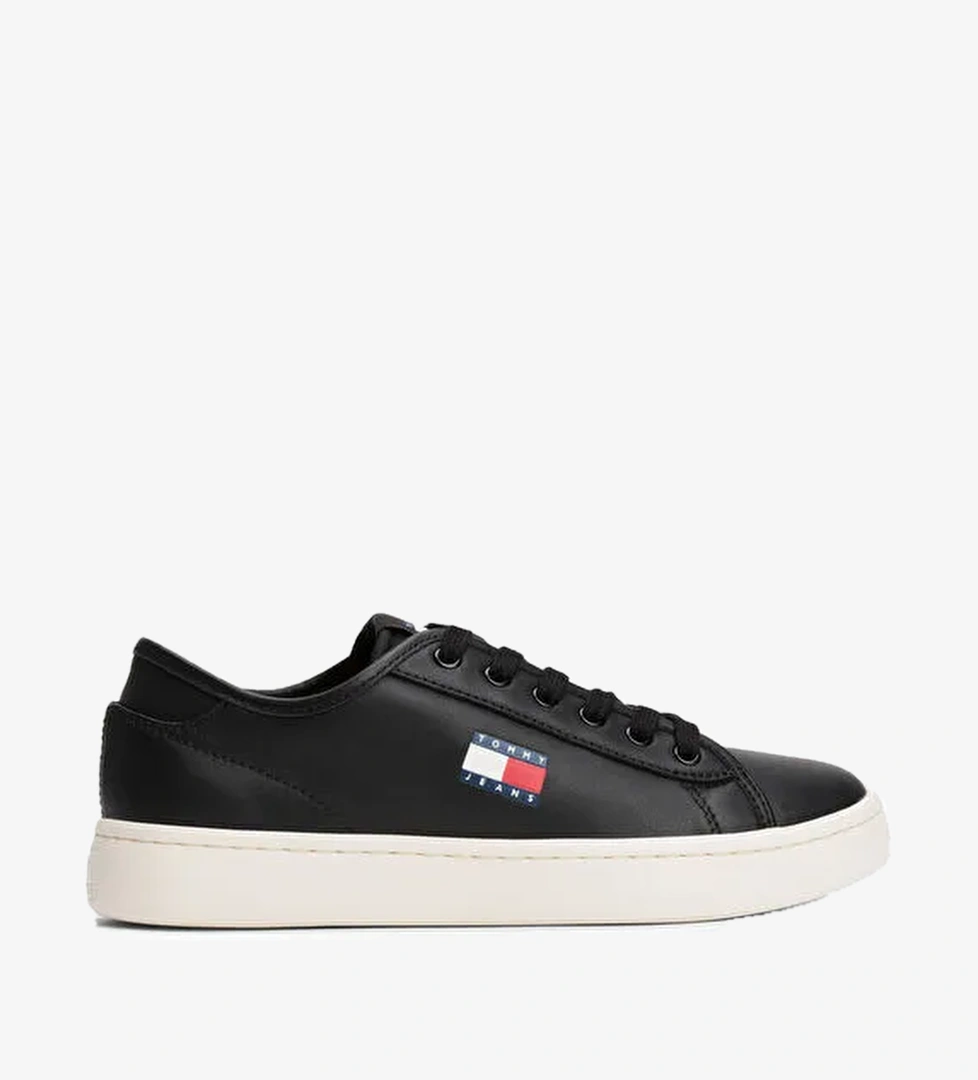 Tommy Hilfiger Tommy Hilfiger Beyaz Siyah Kadın Deri Sneaker En0en02875 model görseli