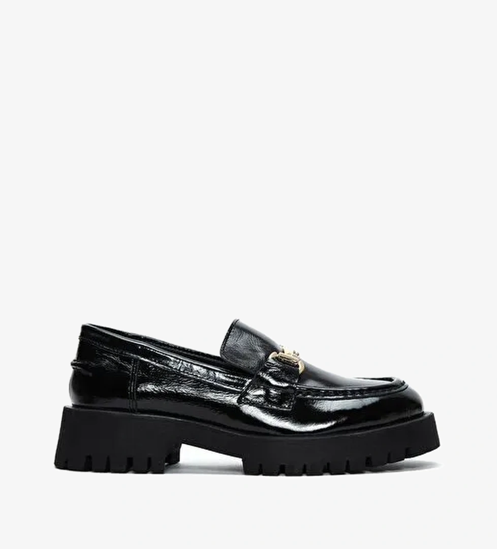 Kadın Siyah Tokalı Kalın Tabanlı Rugan Deri Maskülen Loafer 25AFD183616 - Görsel 1