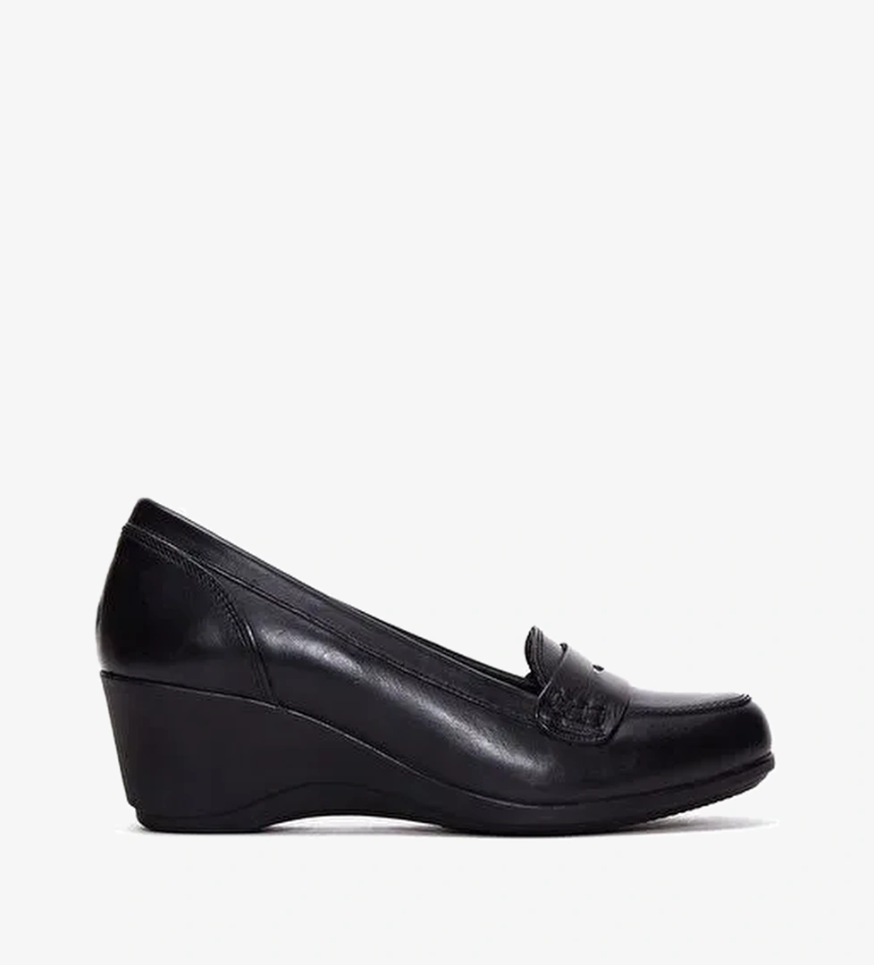 Kadın Siyah Deri Dolgu Topuklu Ayakkabı 25AFD412118 - Görsel 1