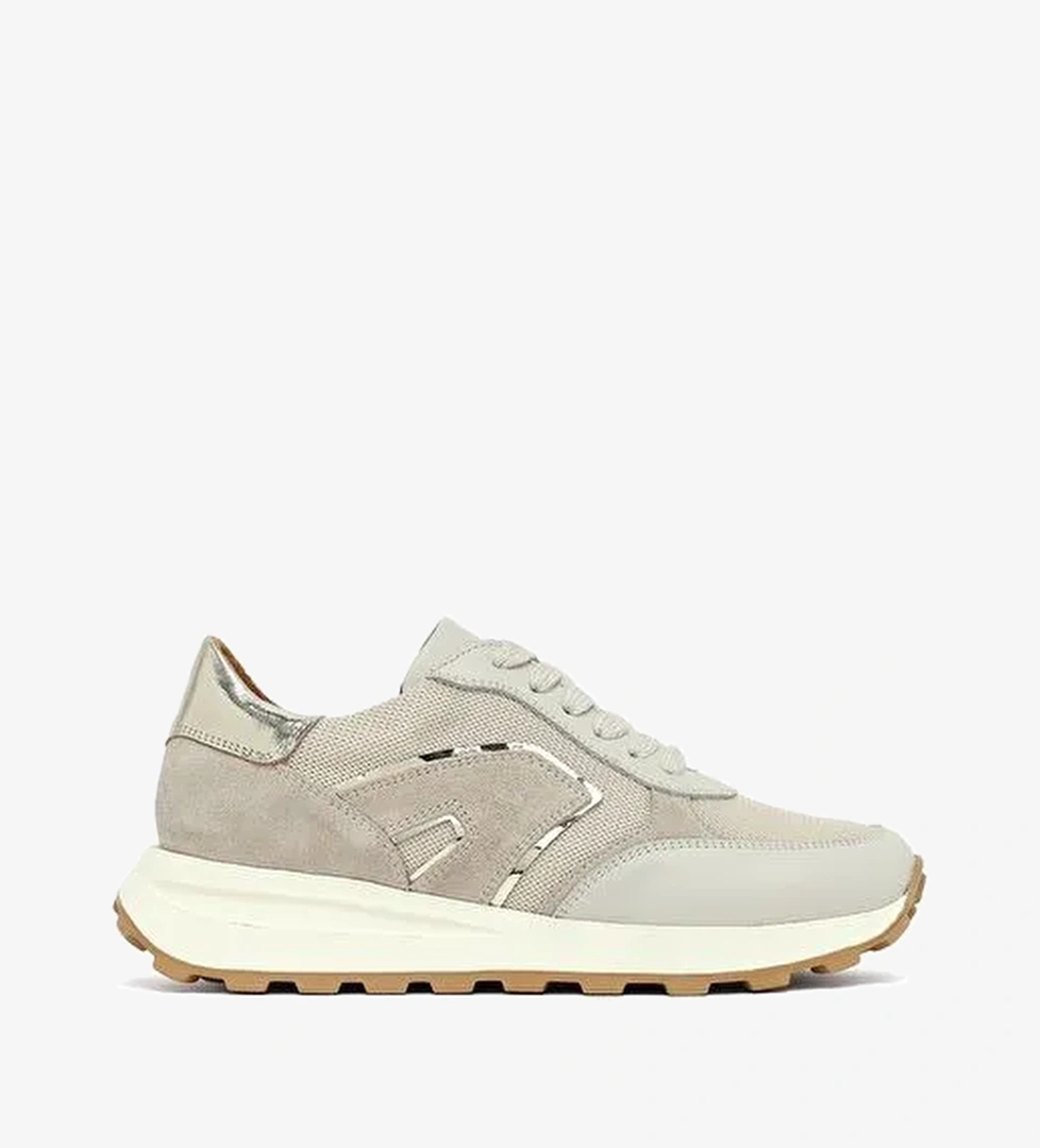 Kadın Bej Bağcıklı Kalın Tabanlı Deri Sneaker 25AFD370614 - Görsel 1