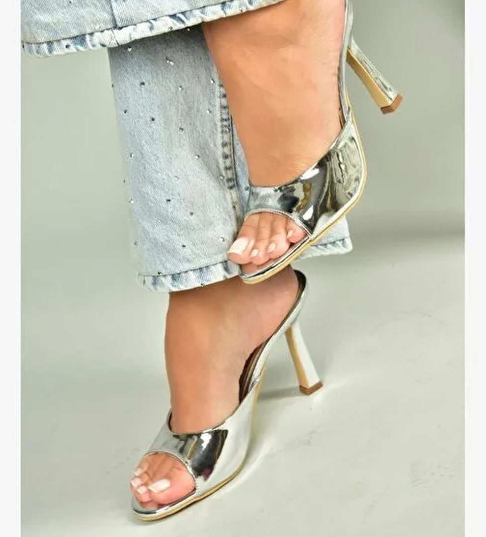 U997062834 Gümüş Ayna İnce Topuklu Kadın Terlik - Görsel 1