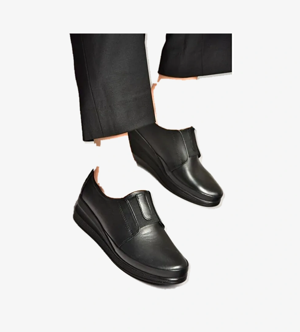 U555301103 Siyah Hakiki Deri Comfort Ortopedik Taban Kadın Ayakkabı - Görsel 1