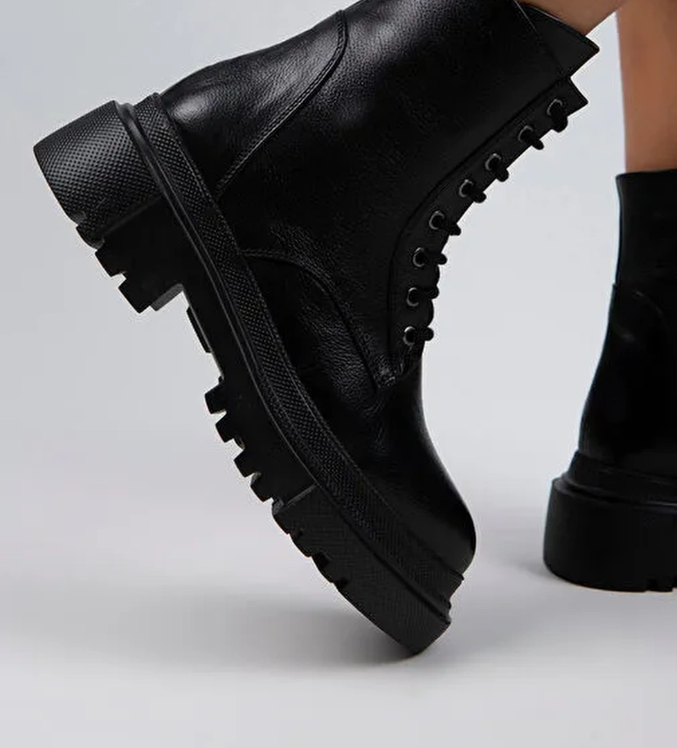 Manijero Becca Kadın Hakiki Deri Bağcıklı Fermuarlı Siyah Bot - Görsel 1