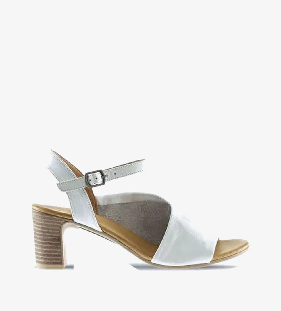 Bueno Shoes Beyaz Deri Kadın Topuklu Sandalet 01wn1519