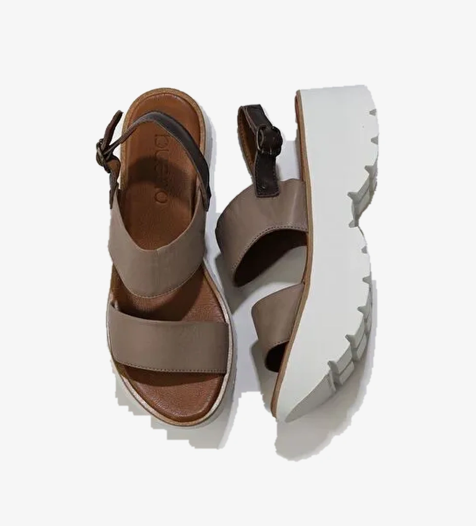 Bueno Shoes Gri Deri Kadın Dolgu Topuklu Sandalet 01wu11400 - Görsel 1