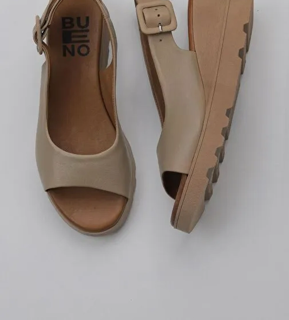Bueno Shoes Vizon Deri Kadın Dolgu Topuklu Sandalet 01wy8600 - Görsel 1