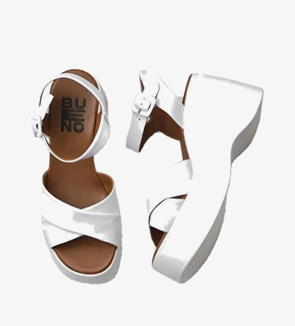Bueno Shoes Beyaz Deri Kadın Dolgu Topuklu Sandalet 01wy9001
