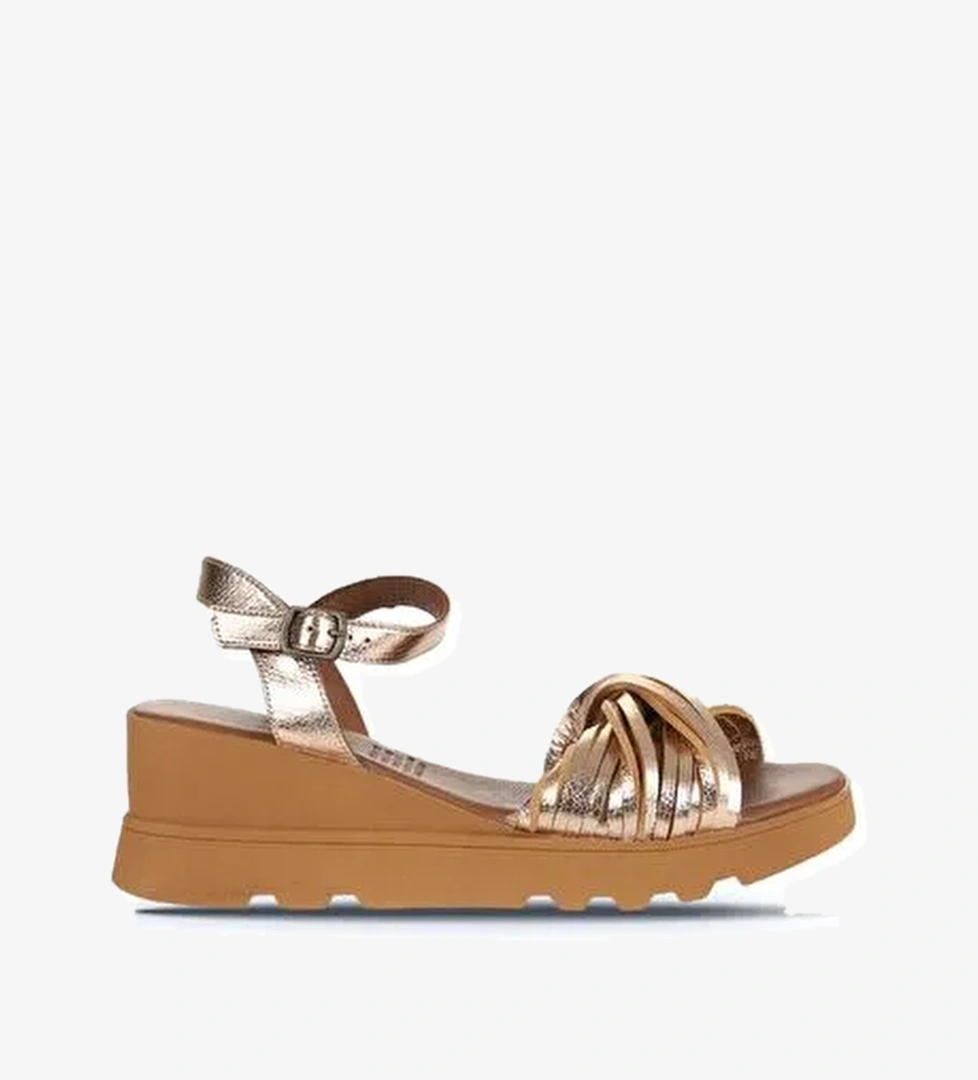 Bueno Shoes Altın Açık Parlak Deri Kadın Dolgu Topuklu Sandalet 01wy8609 - Görsel 1