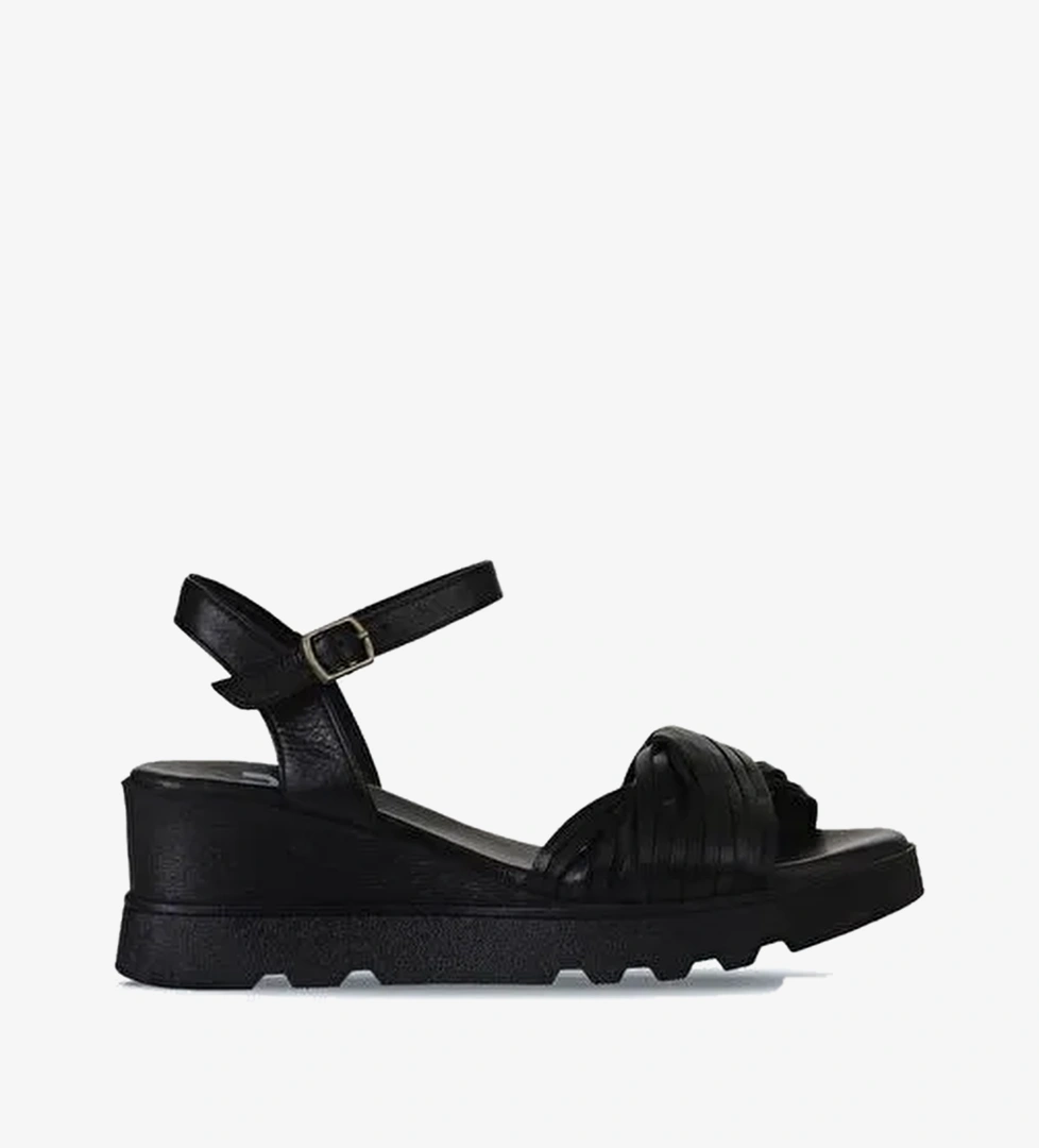 Bueno Shoes Siyah Deri Kadın Dolgu Topuklu Sandalet 01wy8609