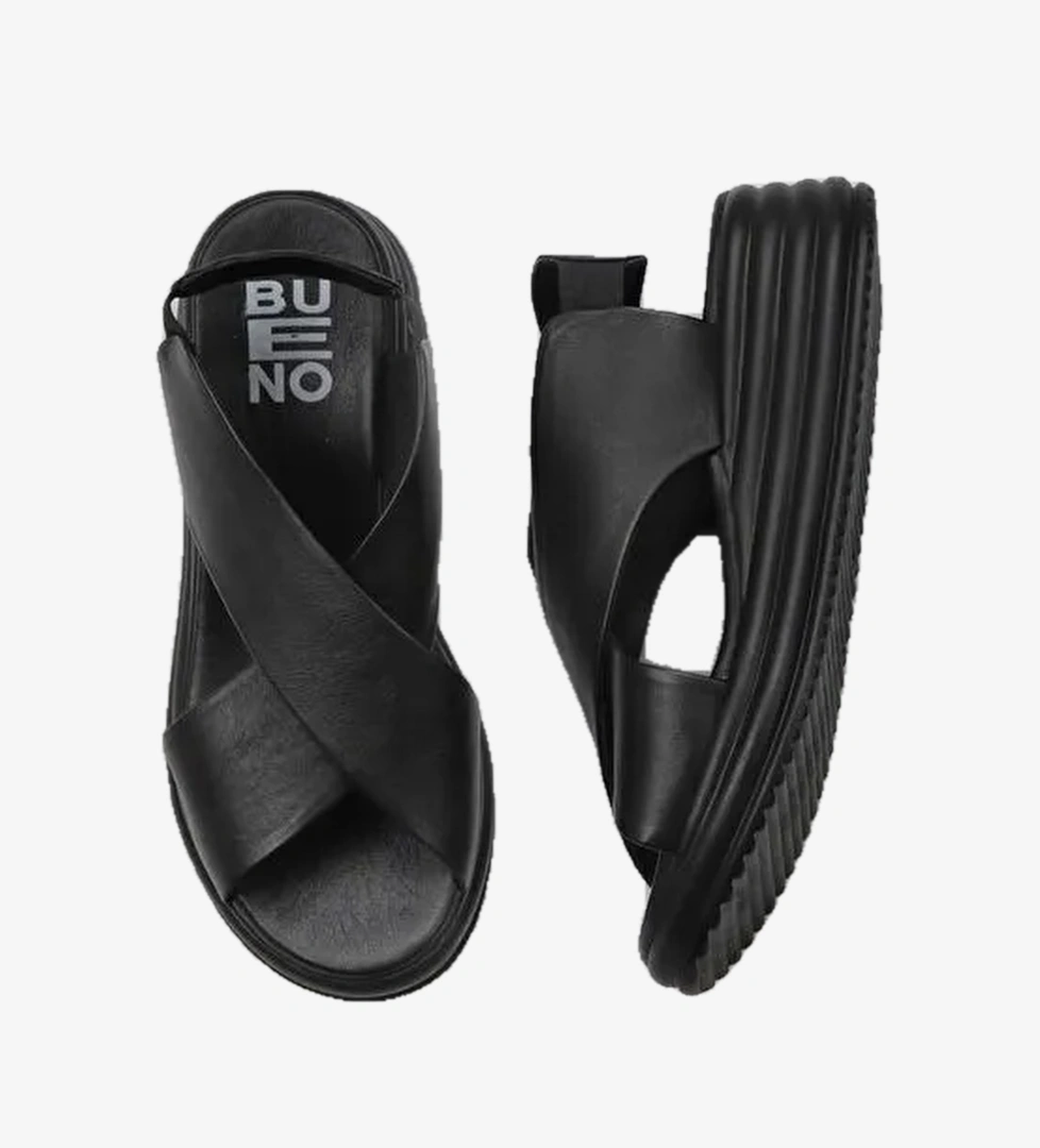 Bueno Shoes Siyah Deri Kadın Dolgu Topuklu Sandalet 01wy5703
