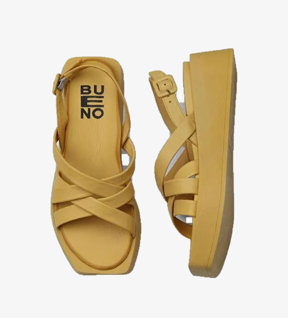 Bueno Shoes Sarı Deri Kadın Dolgu Topuklu Sandalet 01wy5904