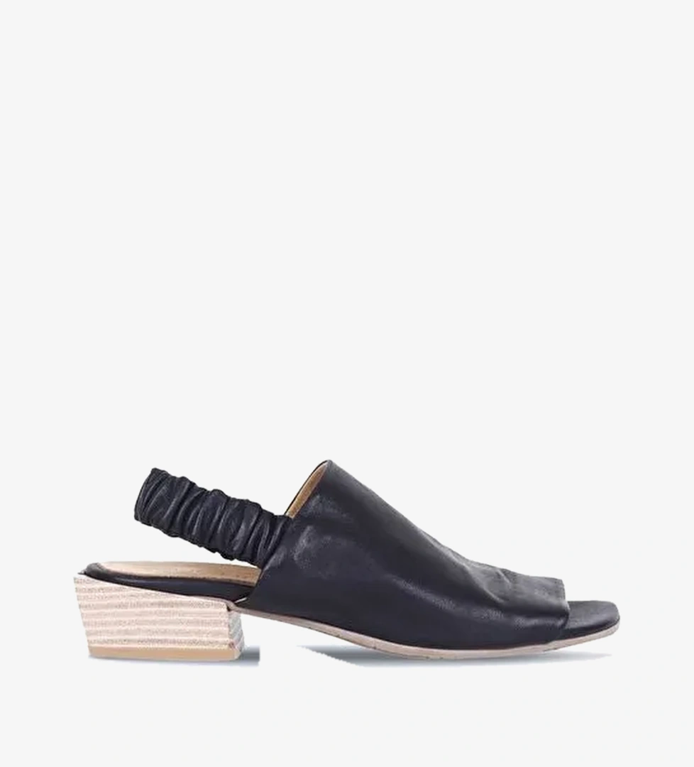 Bueno Shoes Siyah Deri Kadın Topuklu Sandalet 01ws7503