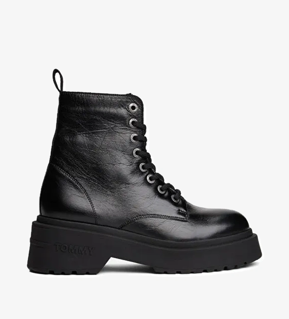 Tommy Hilfiger Tommy Hilfiger Siyah Kadın Deri Bot EN0EN02848BDS model görseli