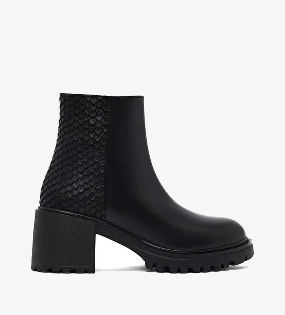 Kadın Siyah Fermuarlı Kalın Topuklu Deri Bot 25WFD182618 - Görsel 1