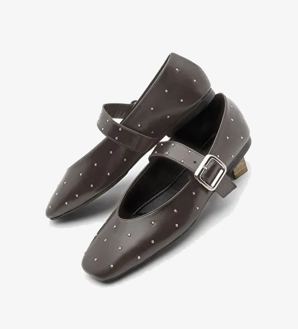 Kadın Küt Burun Tokalı Zımbalı Babet Velona Kahve - Görsel 1