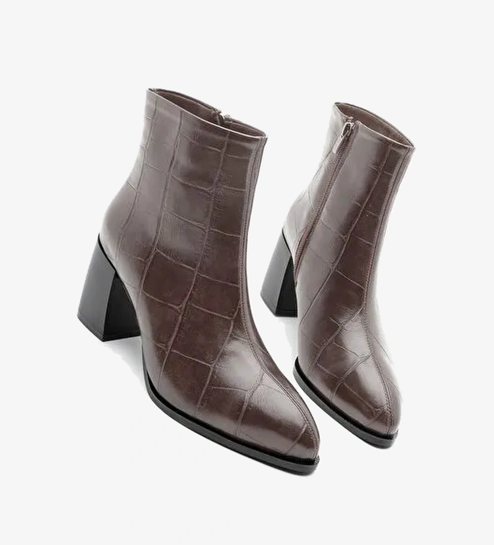Kadın Sivri Burun Dikiş Detaylı Kalın Topuklu Bot Verika Kahve Croco - Görsel 1
