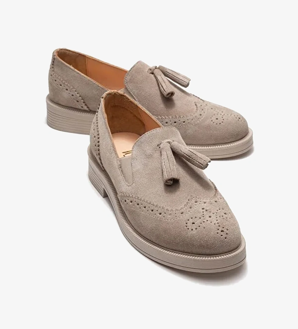 ALEX Bej Süet Hakiki Deri Püsküllü Lastikli Kadın Loafer Ayakkabı - Görsel 1