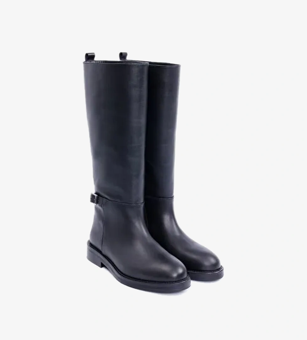 Bilekte Atkı Detaylı Deri Çizme - Görsel 1