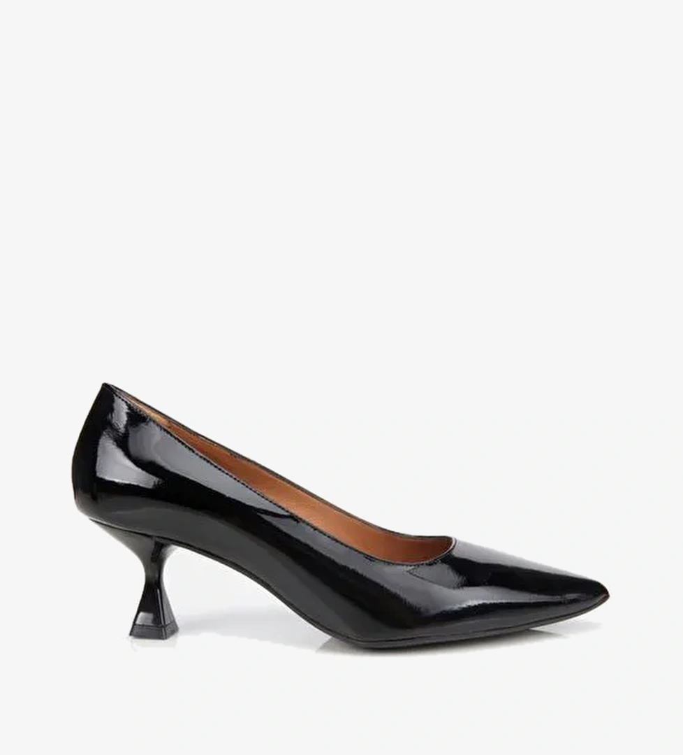 Kadın Rugan Deri Siyah Esnek Tabanlı Stiletto 01AYH312490A100 - Görsel 1