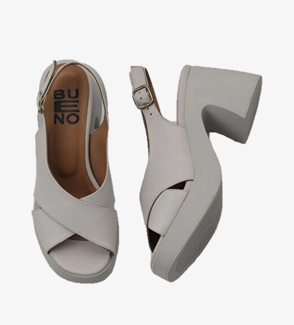 Bueno Shoes Ekru Deri Kadın Dolgu Topuklu Ayakkabı 01wy12202