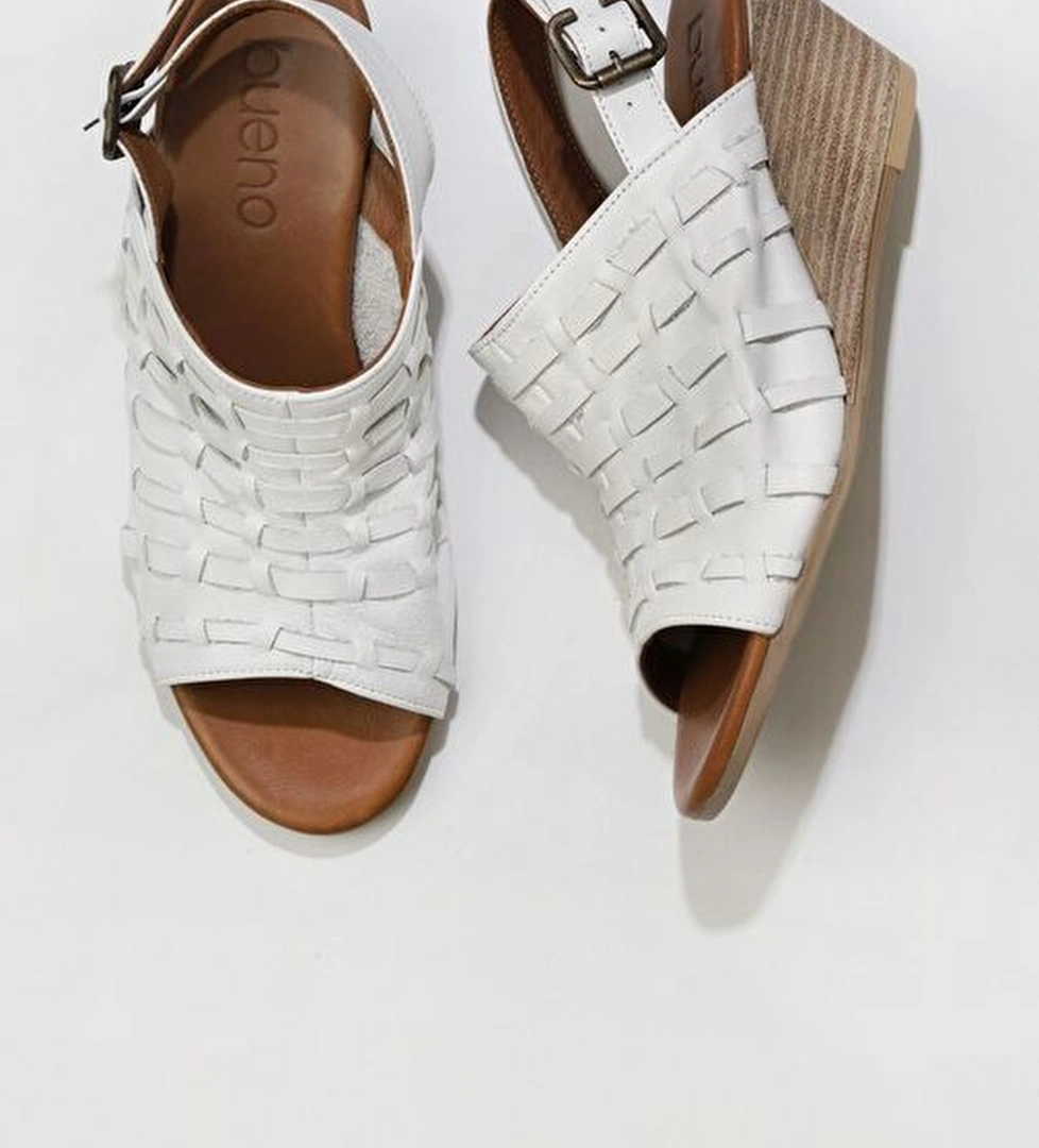 Bueno Shoes Beyaz Deri Kadın Dolgu Topuklu Sandalet 01wq7907 - Görsel 1