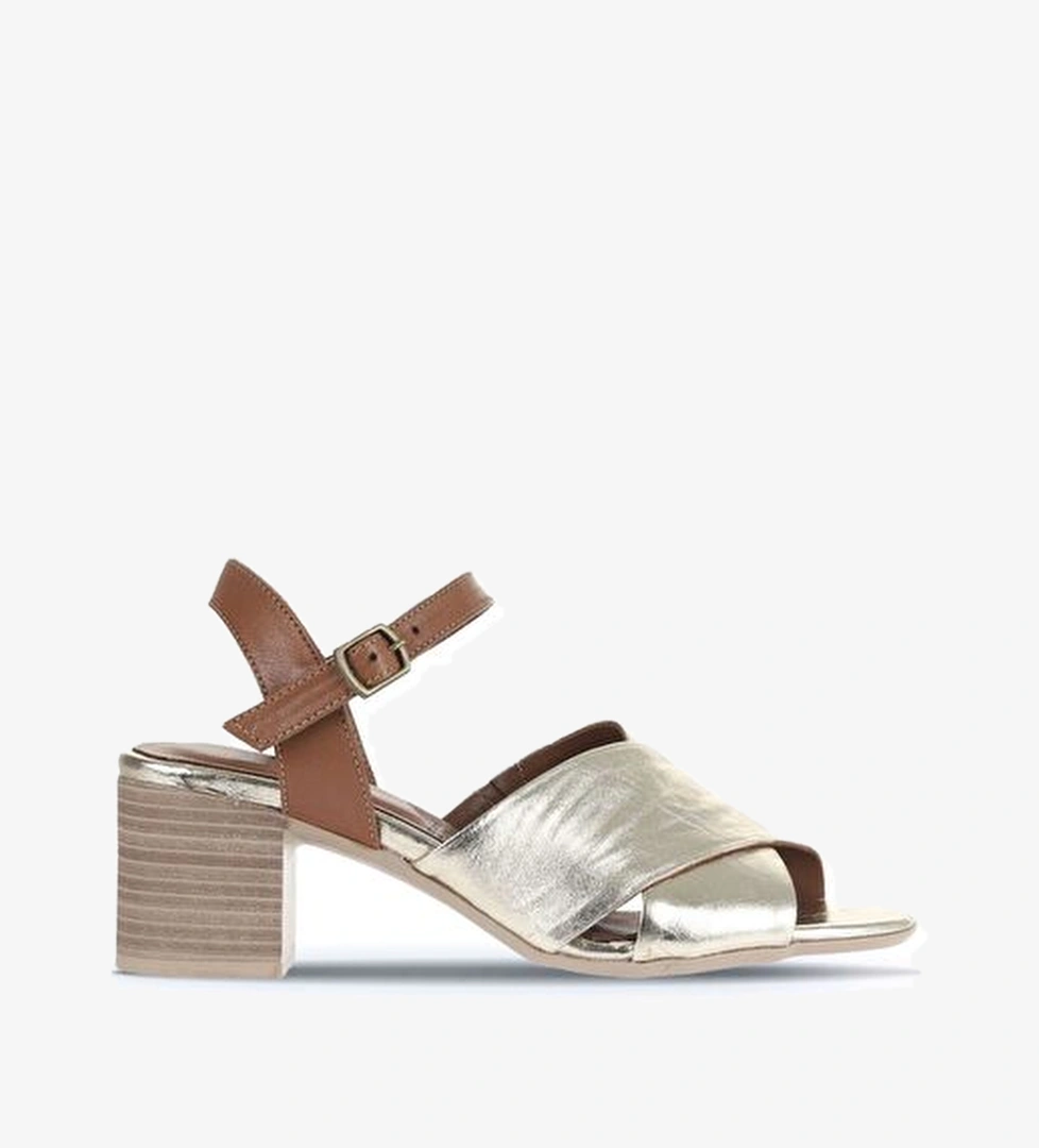 Bueno Shoes Altın Parlak Deri Kadın Topuklu Ayakkabı 01wa2810 - Görsel 1