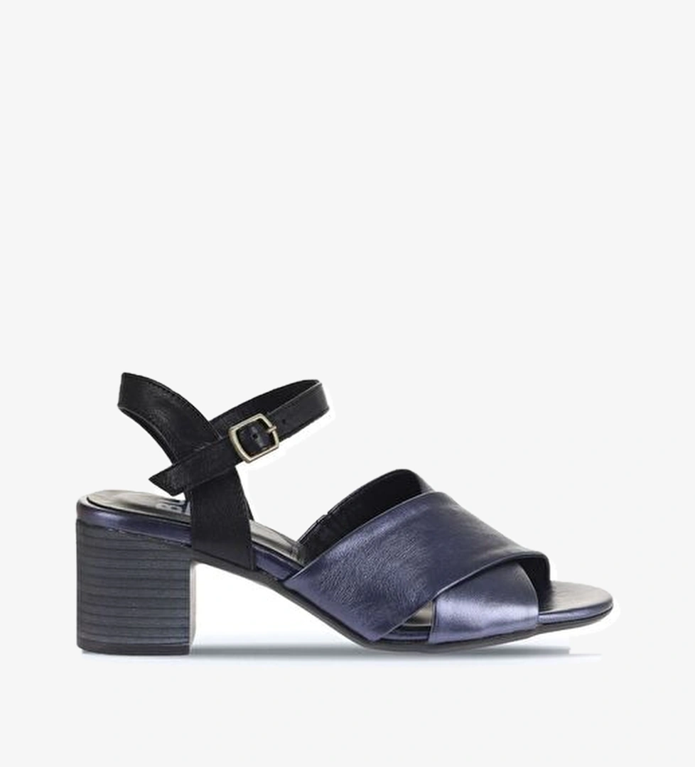 Bueno Shoes Lacivert Parlak Deri Kadın Topuklu Ayakkabı 01wa2810 - Görsel 1