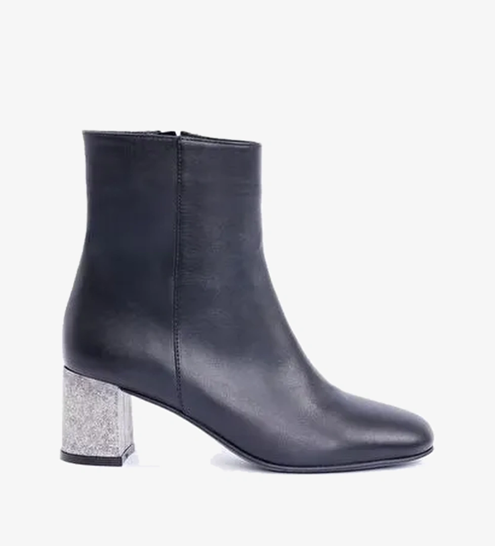 Metal Ökçeli Deri Topuklu Bot - Görsel 1