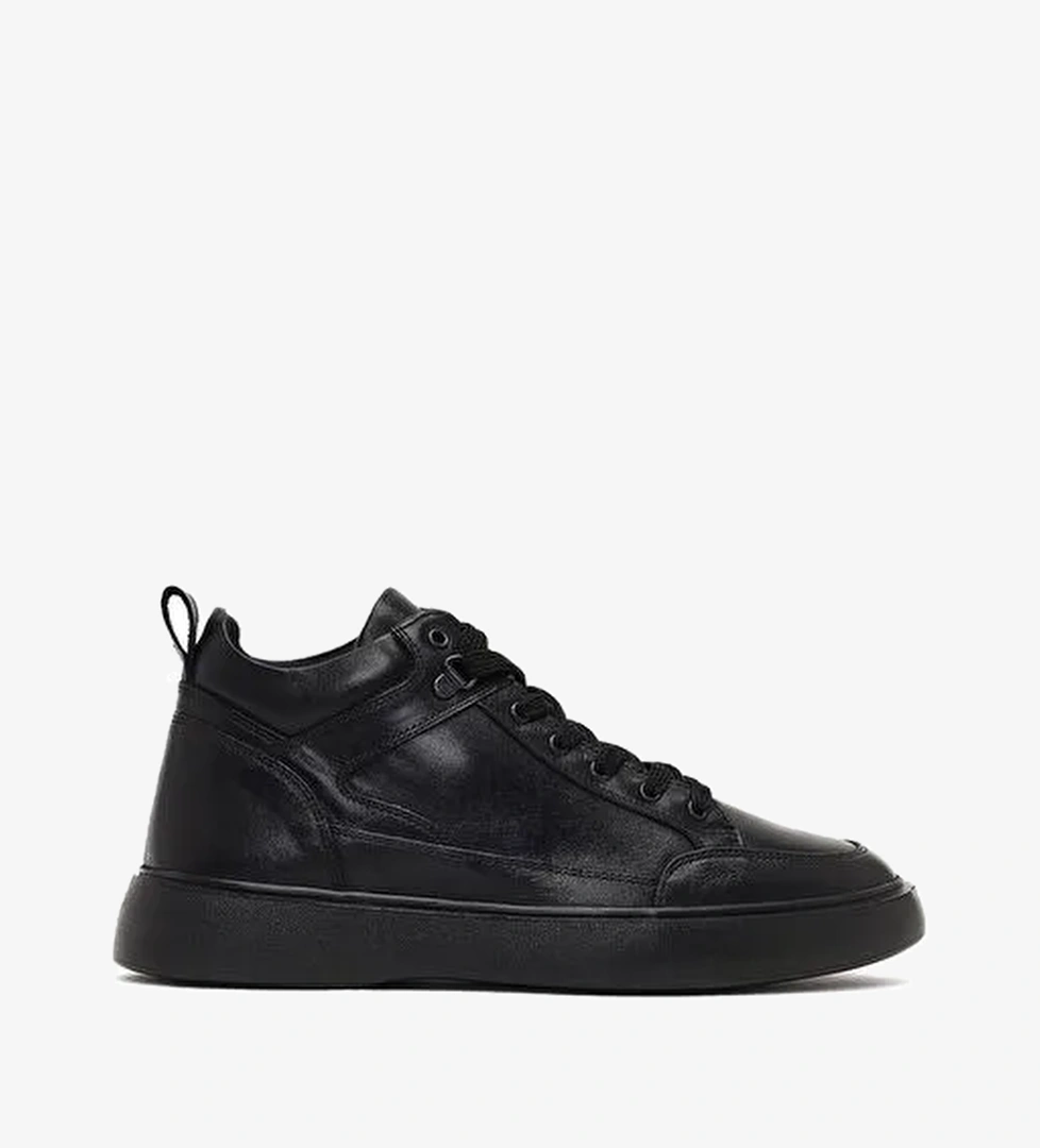 Erkek Siyah Bağcıklı Kalın Tabanlı Deri Spor Bot 25WFD702318 - Görsel 1