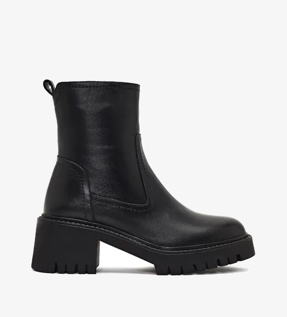Kadın Siyah Fermuarlı Kalın Tabanlı Deri Bot 25WFD230318 - Görsel 1