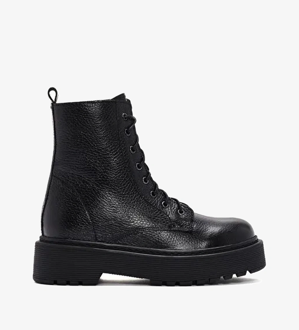 Kadın Siyah Deri Fermuarlı Postal Bot 25WFD1818FT - Görsel 1