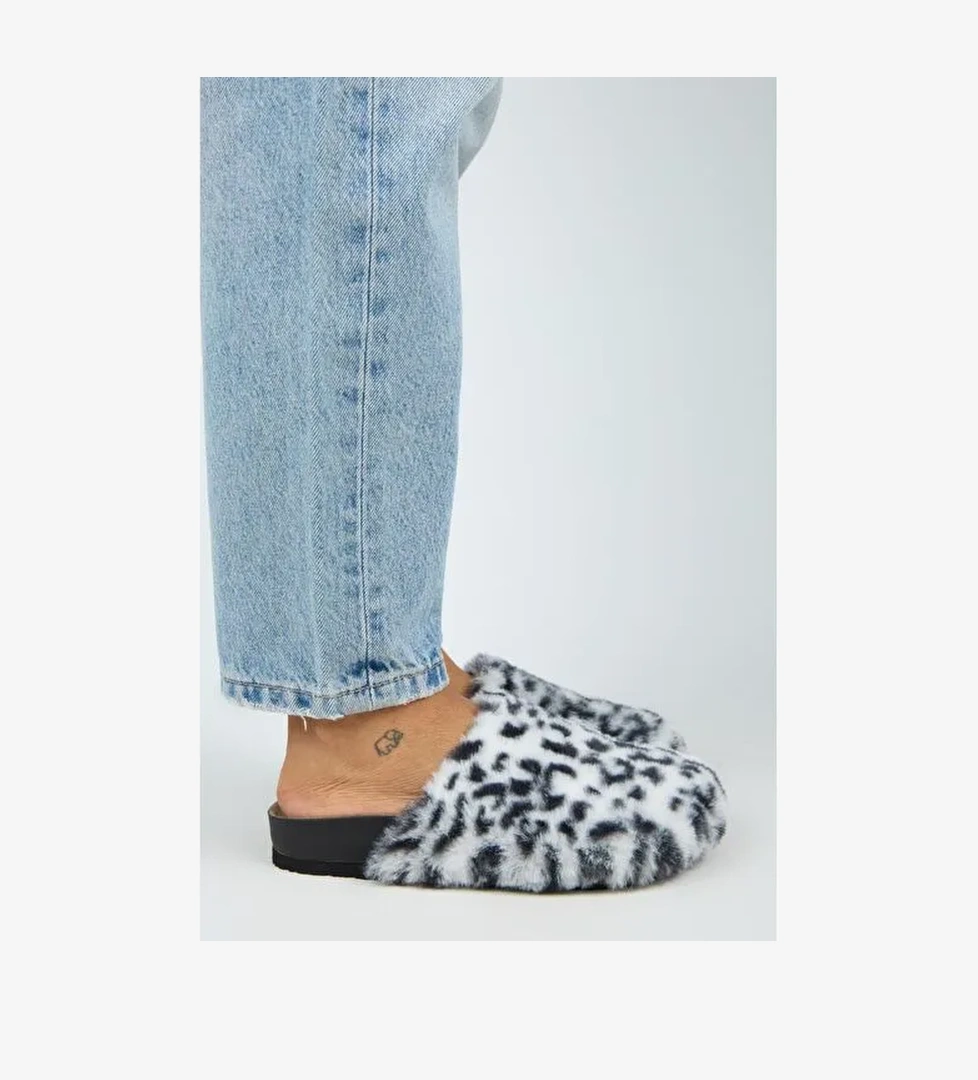 Manijero Leda Kadın Peluş Düz Beyaz Leopar Terlik - Görsel 1