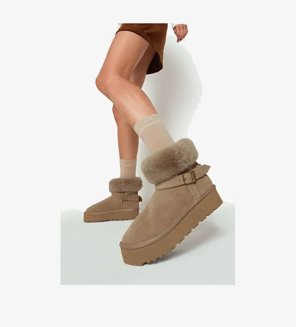 Kadın Bej Kalın Tabanlı Kürk Detaylı Süet Deri Teddy Bot 25WFD492410 - Görsel 1