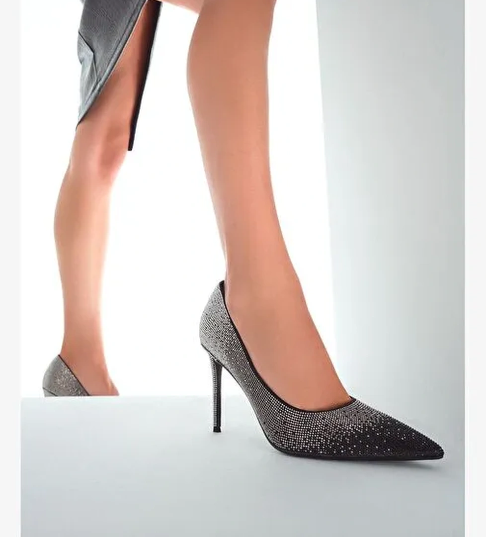 Kadın Siyah Taşlı İnce Topuklu Deri Stiletto 25WFD4910TS - Görsel 1