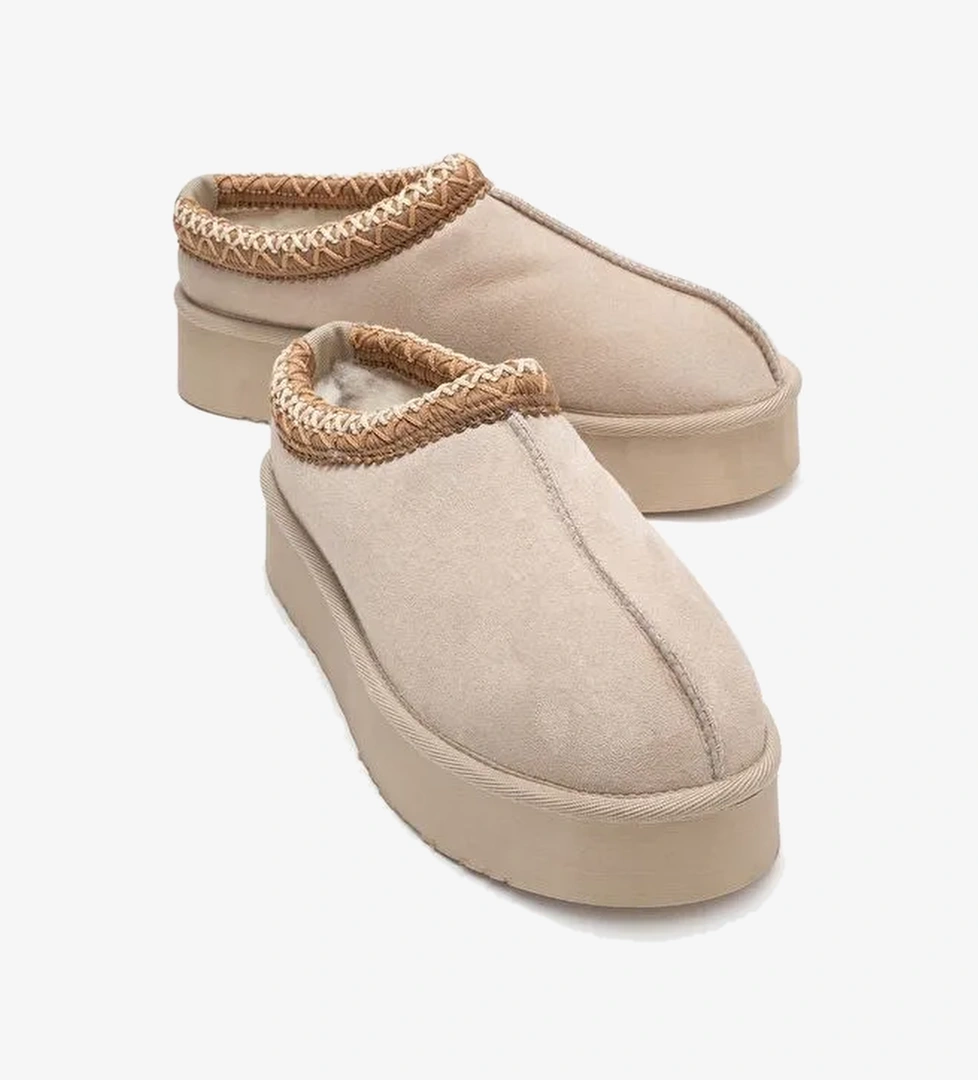AVELIA Bej Süet Hakiki Deri Dikişli Kadın Kalın Tabanlı Kışlık Terlik - Görsel 1