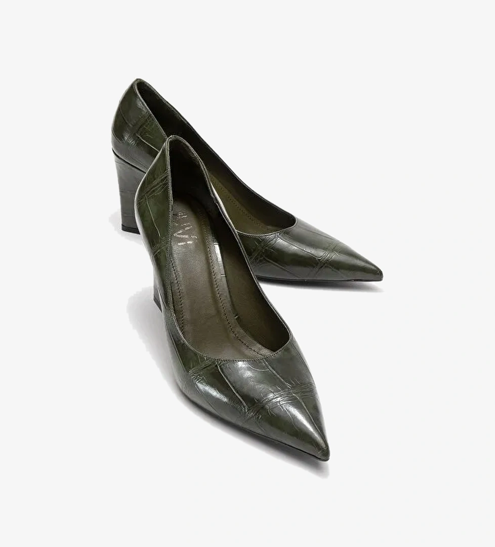 PUERA Yeşil Baskı Sivri Burunlu Kadın Dolgu Topuklu Ayakkabı - Görsel 1