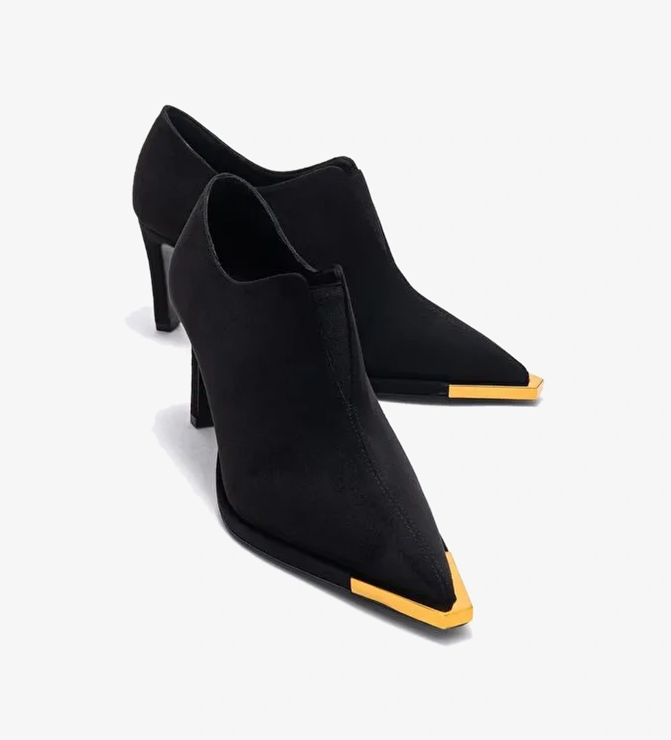 NIVA Siyah Süet Altın Detaylı Lastikli Kadın Bilekte Topuklu Ayakkabı - Görsel 1