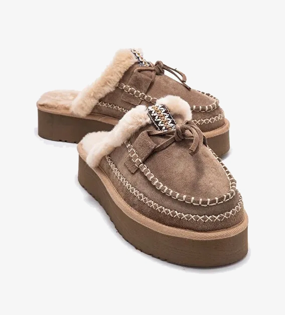 YALINA Kum Süet Hakiki Deri Dikişli Kürklü Kadın Platform Tabanlı Makosen Terlik - Görsel 1