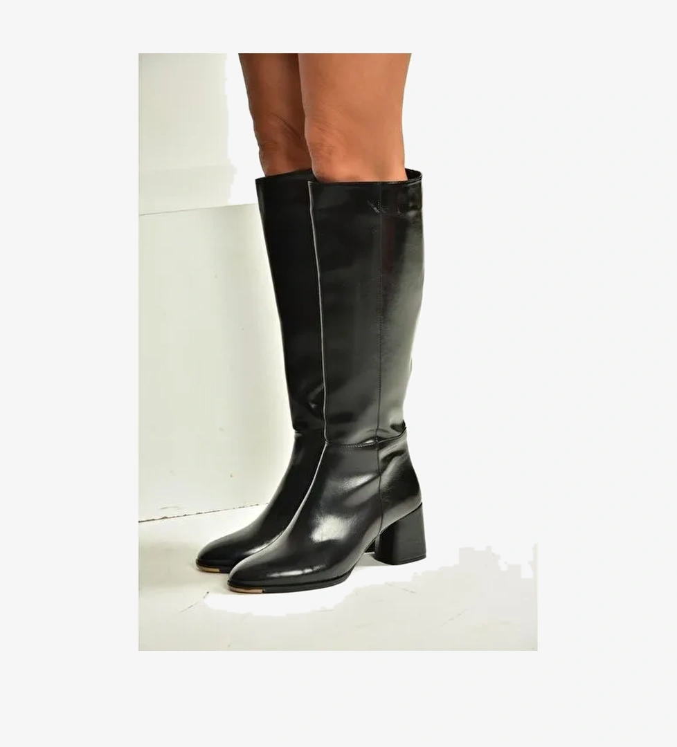 J848300160 Siyah Rustik Kalın Topuklu Kadın Çizme - Görsel 1