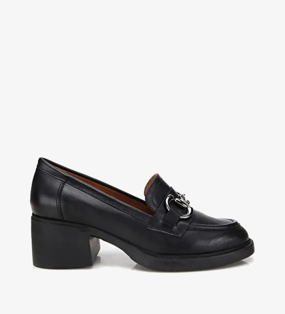 Kadın Deri Siyah Tokalı Yüksek Topuklu Klasik Loafer 01AYH312800A100 - Görsel 1