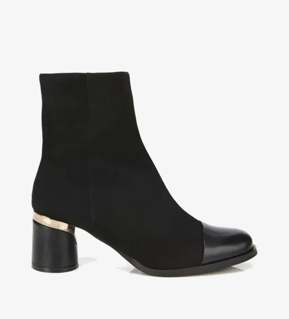 Kadın Süet Deri Siyah Gold Detaylı Bilekte Topuklu Bot 01BOH313300A100 - Görsel 1
