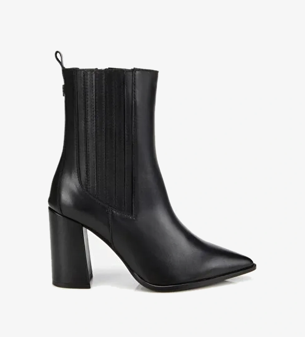 Kadın Deri Siyah Lastik Detaylı Topuklu Bot 01BOH312910A100 - Görsel 1