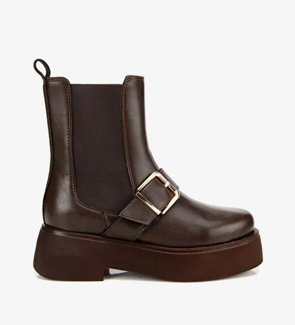 Kadın Kahverengi Lastik Detaylı Tokalı Kalın Tabanlı Düz Bot 01BOH314870A480 - Görsel 1