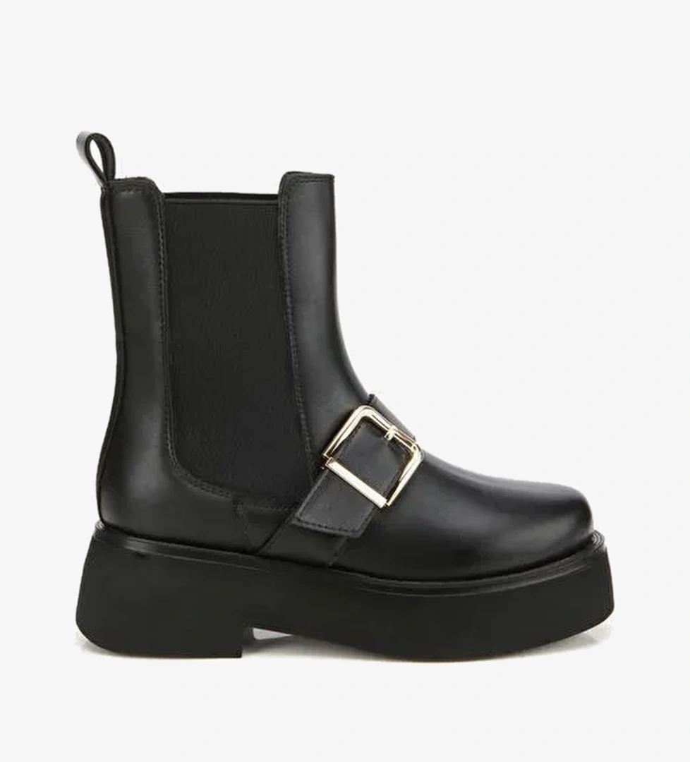 Kadın Siyah Lastik Detaylı Tokalı Kalın Tabanlı Düz Bot 01BOH314870A100 - Görsel 1