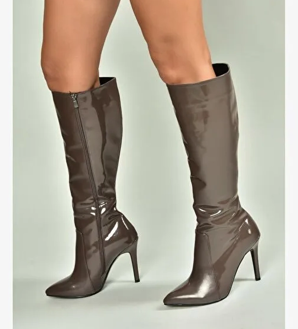 N372530108 Kahverengi Rugan İnce Topuklu Kadın Çizme - Görsel 1