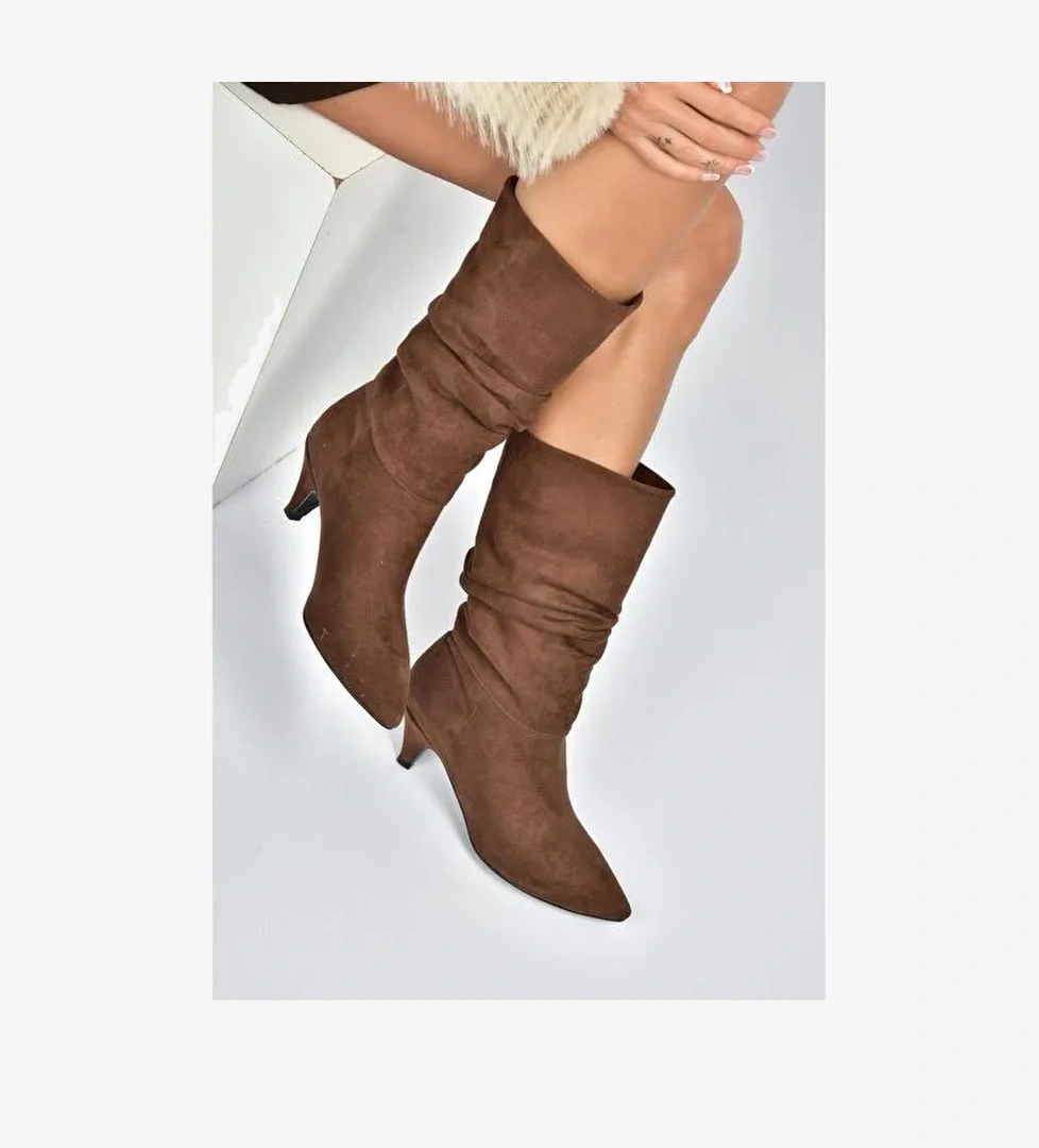 L404810602 Kahverengi Süet Kısa Topuklu Büzgülü Kadın Bot - Görsel 1